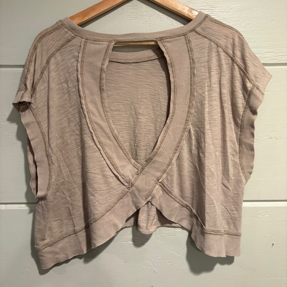 Free people active top - Picture 2 of 3